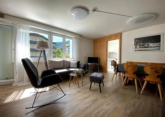 Апартаменты Zentrale Chesa Ravaisch *